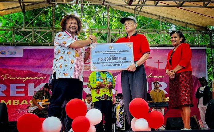 Wujud Kepedulian, Senator PFM Sumbang Rp300 Juta Untuk Pembangunan Gereja GKI Sion Malaingkedi