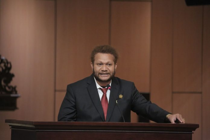 Foto : Anggota DPD RI Paul Finsen Mayor (PFM)